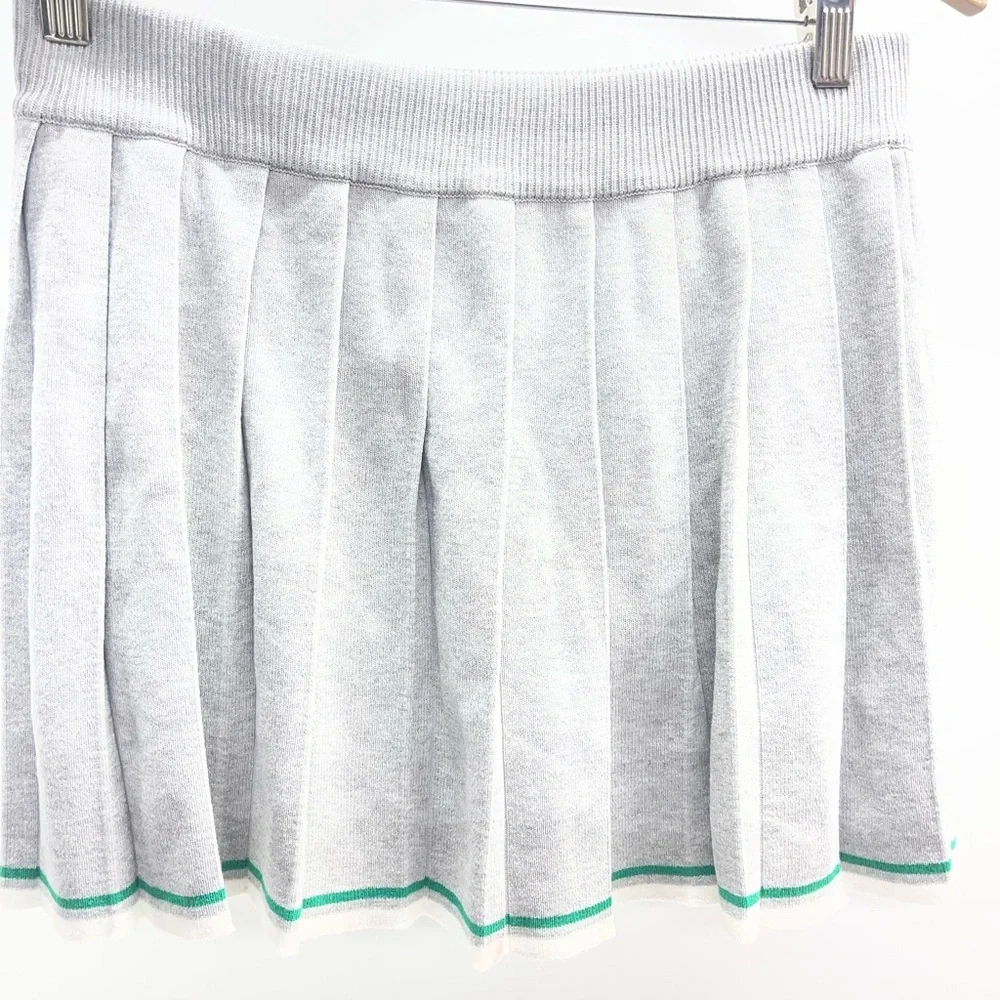 Daisy‎ Light Gray Pleated Mini Skirt skort with Green Hem Accent